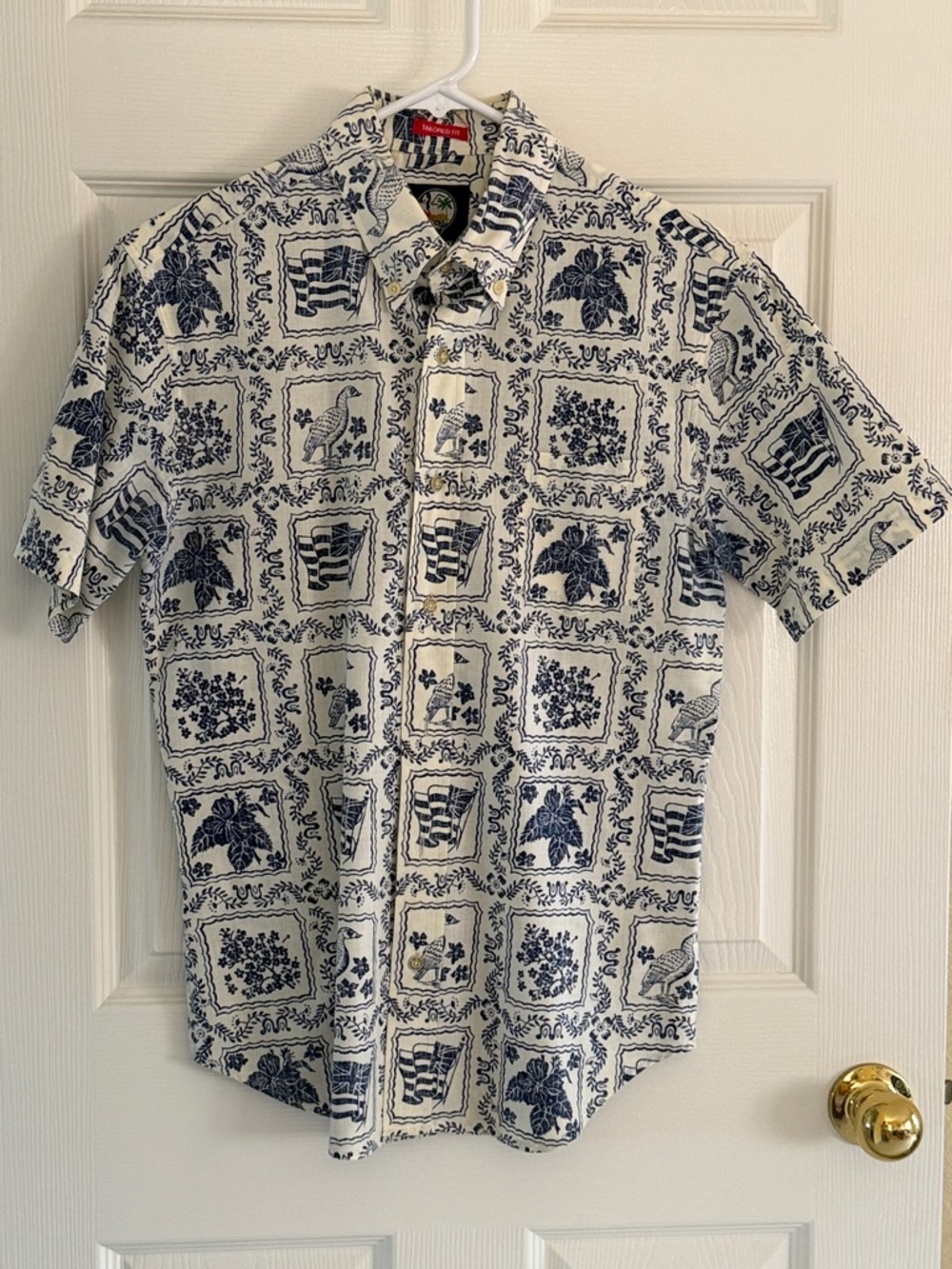reyn spooner White and Navy Hawaiian Motif Button-Down Shirt